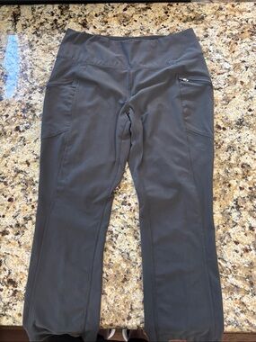 Eddie Bauer Women's Black Capri Pants with Zip Pocket